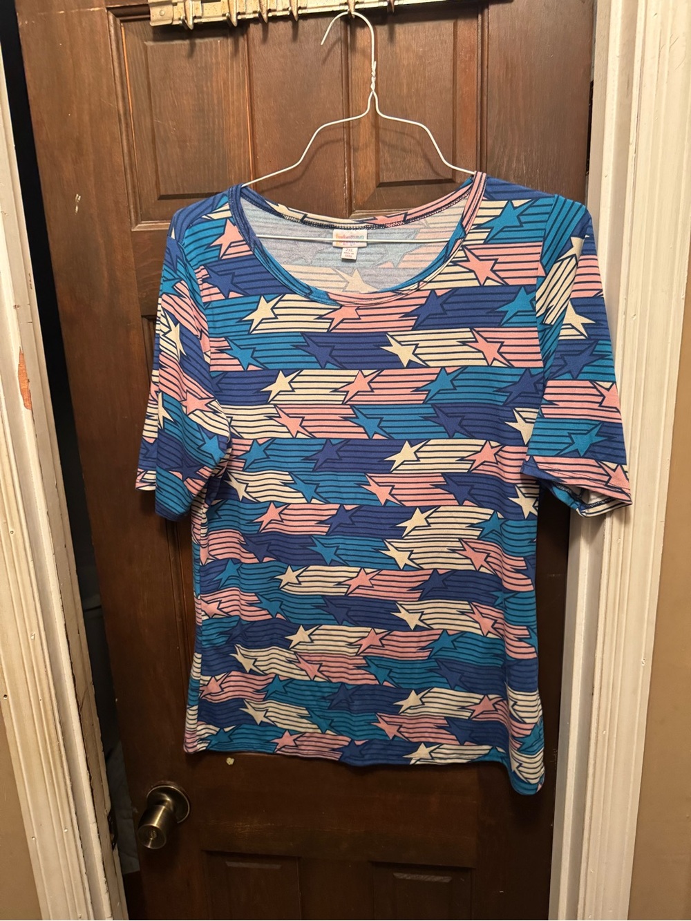 Women’s 2XL Lularoe Star Stripe Short Sleeve Tee in Blue, Pink & Cream